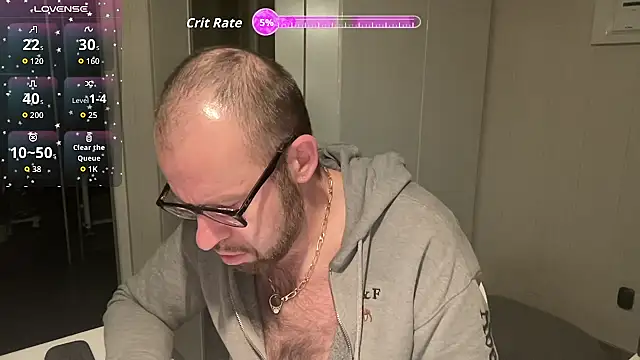 Snapshot of FABIOGLASSES chatting on 9, 10, 2025 FABIOGLASSES online show from 9, 10, 2025