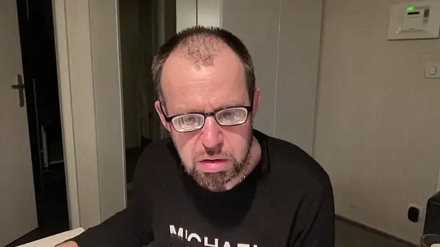 Snapshot of FABIOGLASSES chatting on 7, 5, 2026 FABIOGLASSES online show from 7, 5, 2026