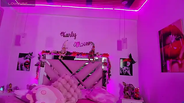 Karly moon online show from 6, 12, 2024