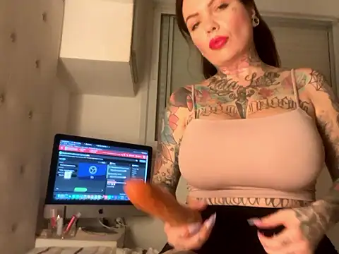 SabrinaRussel online show from 7, 3, 2025