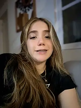 Snapshot of ShelbyHagen chatting on 26, 5, 2026 ShelbyHagen online show from 26, 5, 2026