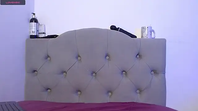 Red-moon1 online show from 6, 1, 2025