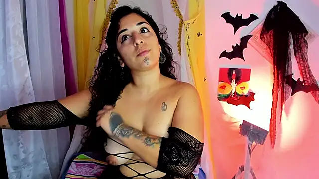 Snapshot of sophiaamethystt chatting on 13, 10, 2025 sophiaamethystt online show from 13, 10, 2025