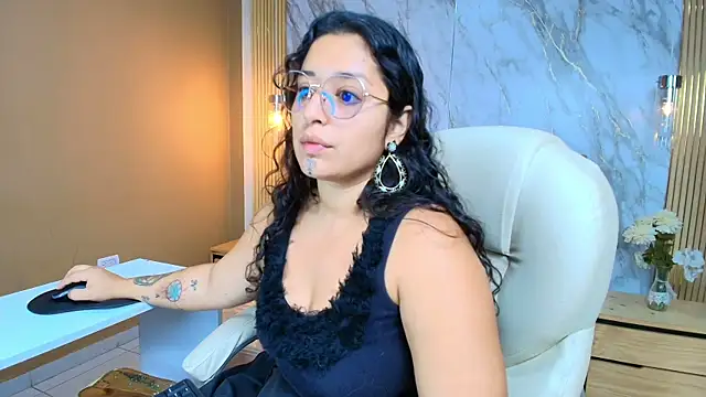sophiaamethystt online show from 22, 7, 2026