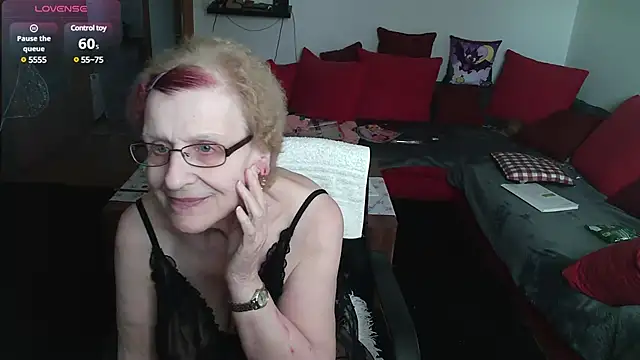 HeisseomaOriginal online show from 2, 3, 2025