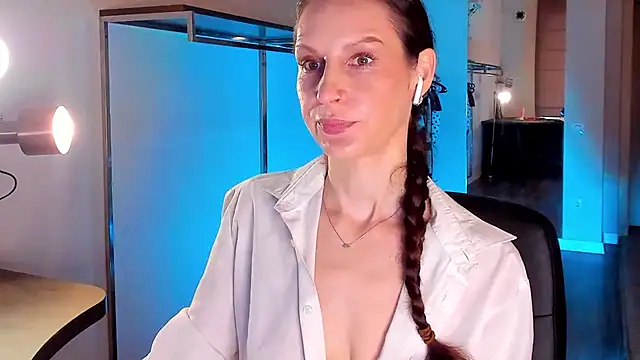 Mila Anders online show from 22, 3, 2026