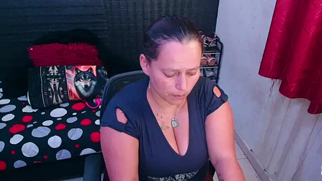 Snapshot of Diana_Lozano chatting on 18, 1, 2025 Diana Lozano online show from 18, 1, 2025
