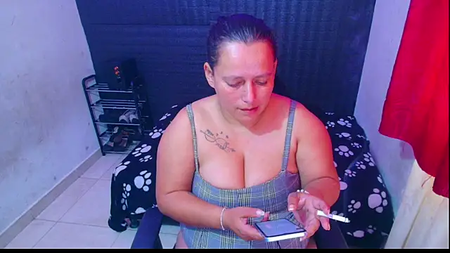 Snapshot of Diana_Lozano chatting on 12, 3, 2025 Diana Lozano online show from 12, 3, 2025
