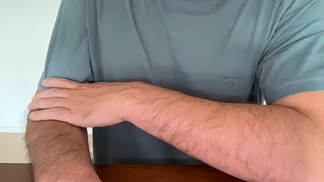 qualunque 21 online show from 15, 9, 2025