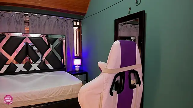 Linda4Petite online show from 8, 3, 2025