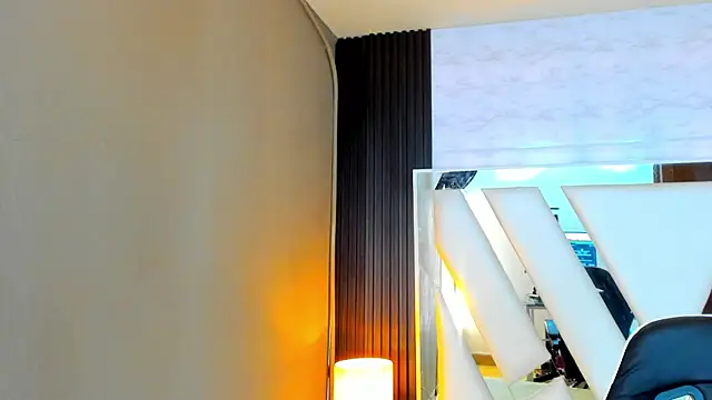 Linda4Petite online show from 4, 11, 2025