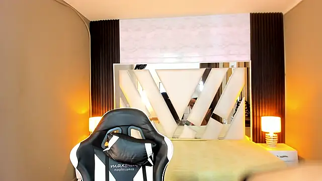 Linda4Petite online show from 9, 1, 2026