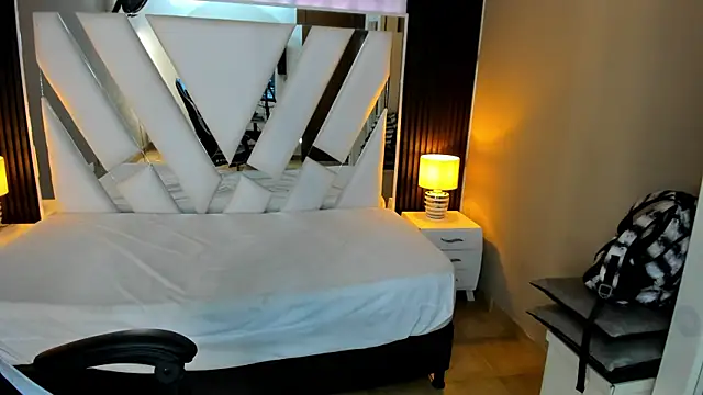 Linda4Petite online show from 8, 2, 2026