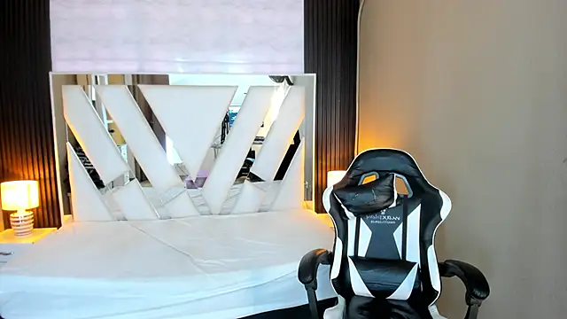 Linda4Petite online show from 23, 3, 2026