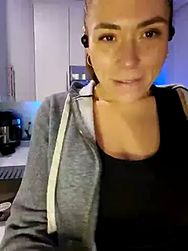 Ellie-L-Elizabeth online show from 9, 1, 2025