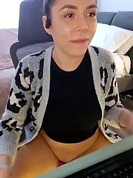 Snapshot of Ellie-L-Elizabeth chatting on 6, 2, 2025 Ellie-L-Elizabeth online show from 6, 2, 2025