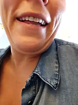 Ellie-L-Elizabeth online show from 24, 2, 2025