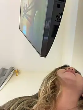 lunablossom  online show from 20, 12, 2024