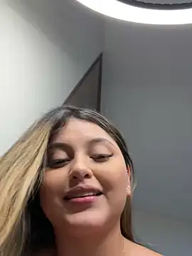 lunablossom  online show from 8, 1, 2025