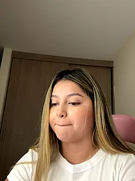 lunablossom  online show from 26, 9, 2025