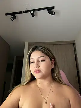 lunablossom  online show from 25, 2, 2026