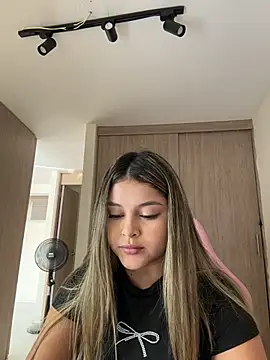 lunablossom  online show from 4, 3, 2026