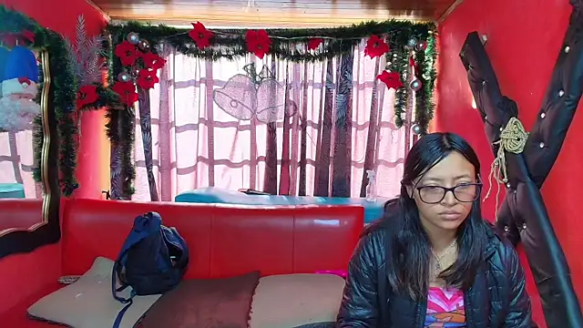 Snapshot of lesbiancuple chatting on 7, 1, 2025 lesbiancuple online show from 7, 1, 2025