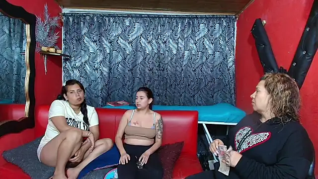 Snapshot of lesbiancuple chatting on 12, 2, 2025 lesbiancuple online show from 12, 2, 2025