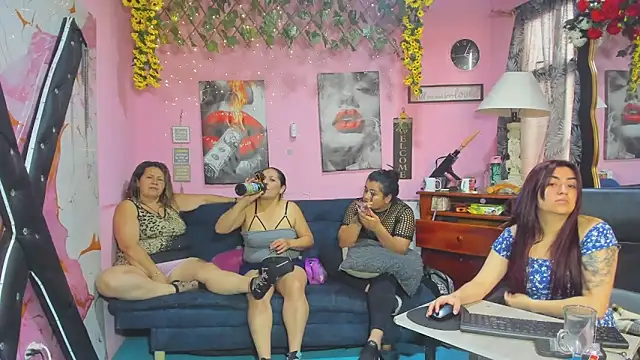 Snapshot of lesbiancuple chatting on 23, 4, 2026 lesbiancuple online show from 23, 4, 2026