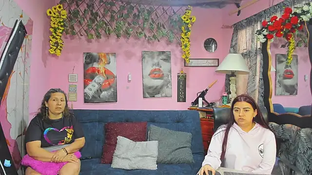 Snapshot of lesbiancuple chatting on 24, 4, 2026 lesbiancuple online show from 24, 4, 2026