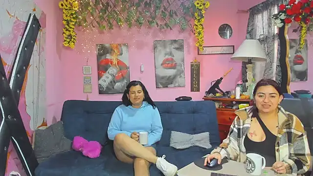 Snapshot of lesbiancuple chatting on 27, 4, 2026 lesbiancuple online show from 27, 4, 2026