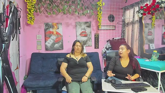 Snapshot of lesbiancuple chatting on 30, 5, 2026 lesbiancuple online show from 30, 5, 2026