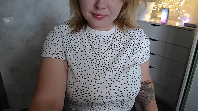 Snapshot of leeilawow chatting on 9, 5, 2026 leeilawow online show from 9, 5, 2026