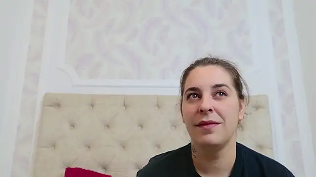 Snapshot of KarinaNoir chatting on 24, 12, 2024 KarinaNoir online show from 24, 12, 2024