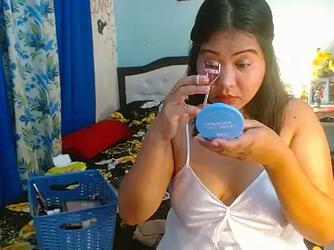 Snapshot of PearlOfAsia21 chatting on 25, 11, 2025 PearlOfAsia21 online show from 25, 11, 2025