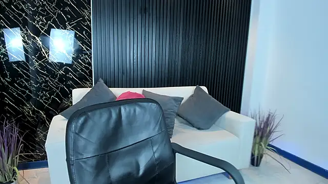 kimbrownn online show from 4, 11, 2025