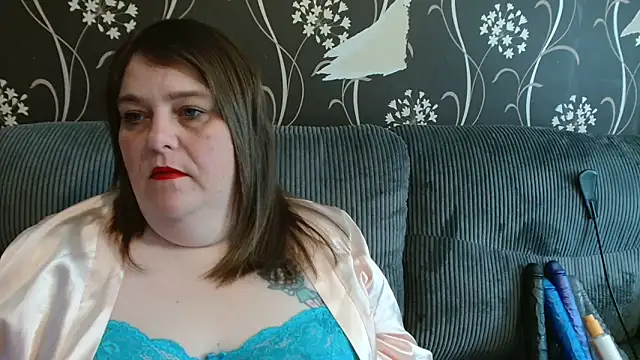 HouseWifeWhore Milf online show from 7, 3, 2025