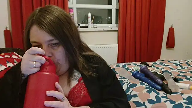 HouseWifeWhore Milf online show from 10, 9, 2025