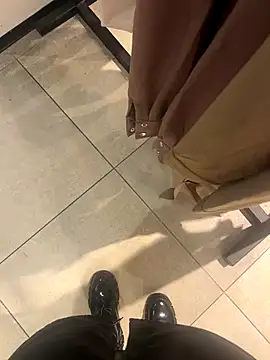 CrazzyChicks online show from 29, 9, 2025