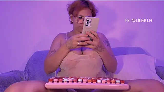 Snapshot of Lilmuh_ chatting on 18, 10, 2025 Lilmuh online show from 18, 10, 2025