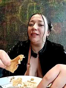 Snapshot of isabella_rossse chatting on 6, 3, 2025 isabella rossse online show from 6, 3, 2025