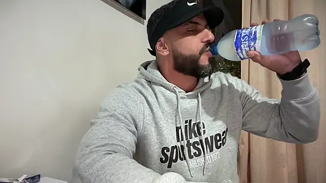 romeolovedark online show from 15, 2, 2026