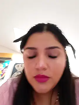 Snapshot of laura_dirtyhot chatting on 8, 11, 2025 laura dirtyhot online show from 8, 11, 2025