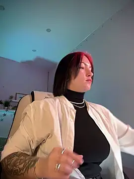 Snapshot of IvyHoney chatting on 8, 1, 2025 IvyHoney online show from 8, 1, 2025