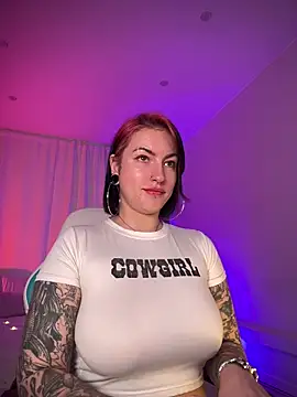 Snapshot of IvyHoney chatting on 26, 1, 2025 IvyHoney online show from 26, 1, 2025