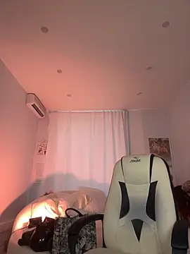 Snapshot of IvyHoney chatting on 17, 10, 2025 IvyHoney online show from 17, 10, 2025