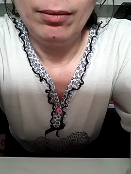 Moi Lina online show from 22, 9, 2025