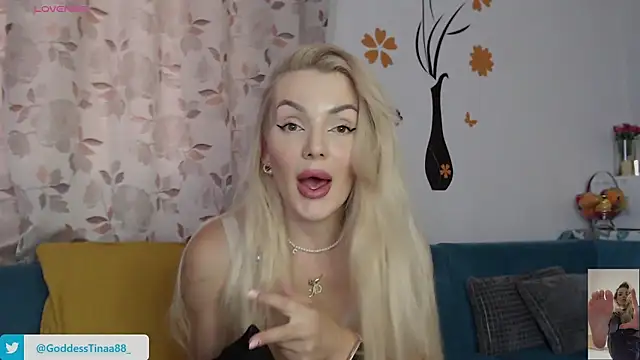 Snapshot of Goddess_Tina chatting on 20, 9, 2025 Goddess Tina online show from 20, 9, 2025
