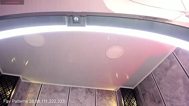 Amaraa Lewis online show from 4, 2, 2025