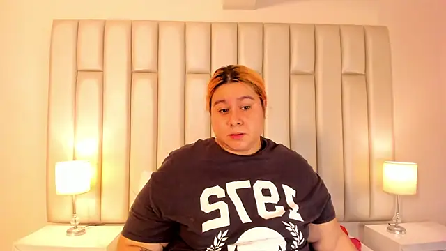 aandreaperez online show from 5, 2, 2025